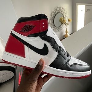 Jordan Retro High 1 Black Toe